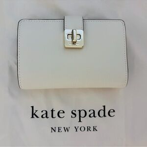 🆕 Kate Spade Medium Bifold Wallet in Meringue